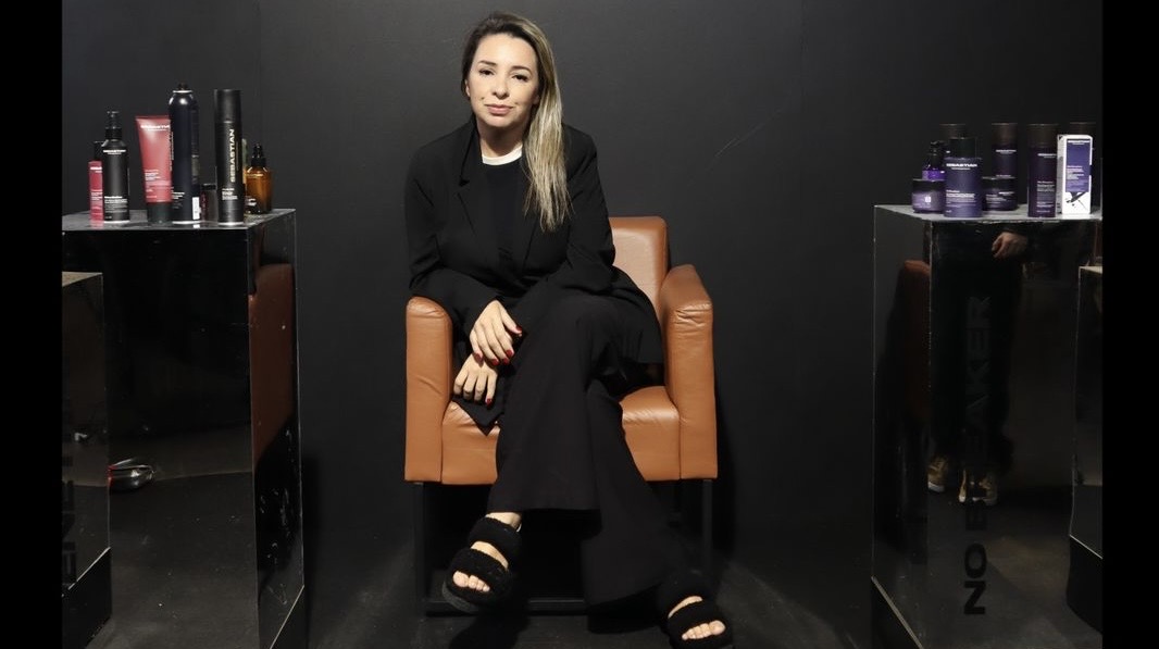 Andrea Felix une experiência, técnica e atendimento personalizado no universo da beleza