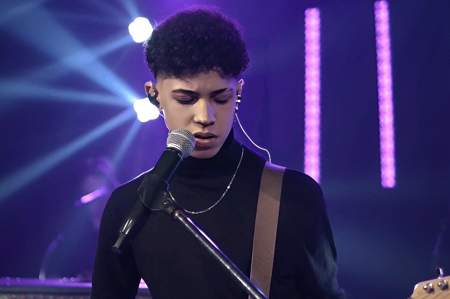 Montero, aos 17 anos, se destaca como uma das novas apostas da música