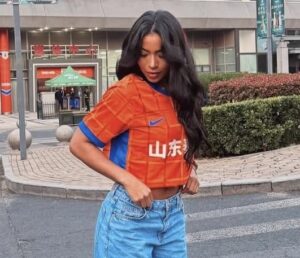 Influencer brasileira Hosana Crysthal mostra experiência de viver em Guangzhou, na China