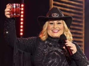 Karina está de volta aos palcos e à música